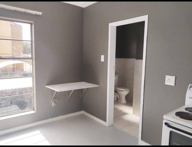 1 BEDROOM APARTMENT FOR SALE IN KANNONIERS PARK